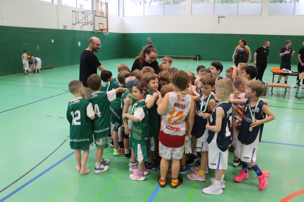 U8-Minifestival: Volle Action bei den UniRiesen Leipzig